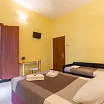 Bed & Breakfast Beb Domus Arbenzio San Giovanni 4*