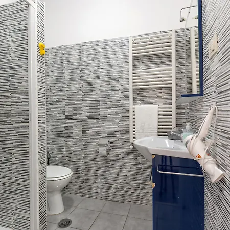 Beb Domus Arbenzio San Giovanni 로마